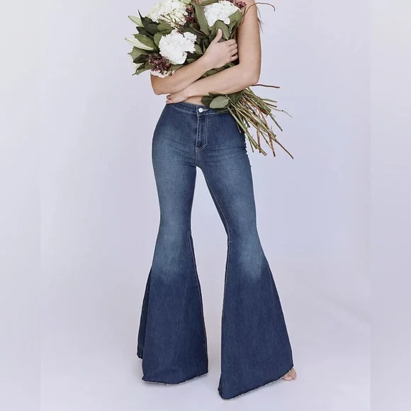 NWT Free People/We The Free Just Float On Flare Jeans in Jericho Blue - Picture 14 of 15